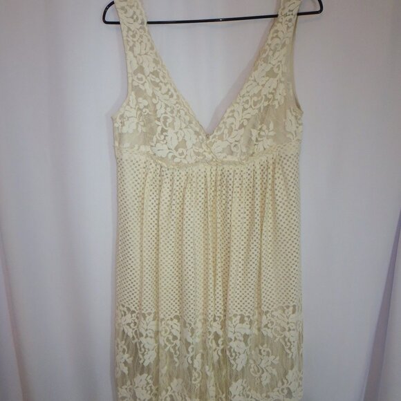 BCBGMaxAzria Dresses & Skirts - Short Cream Lace Dress‎